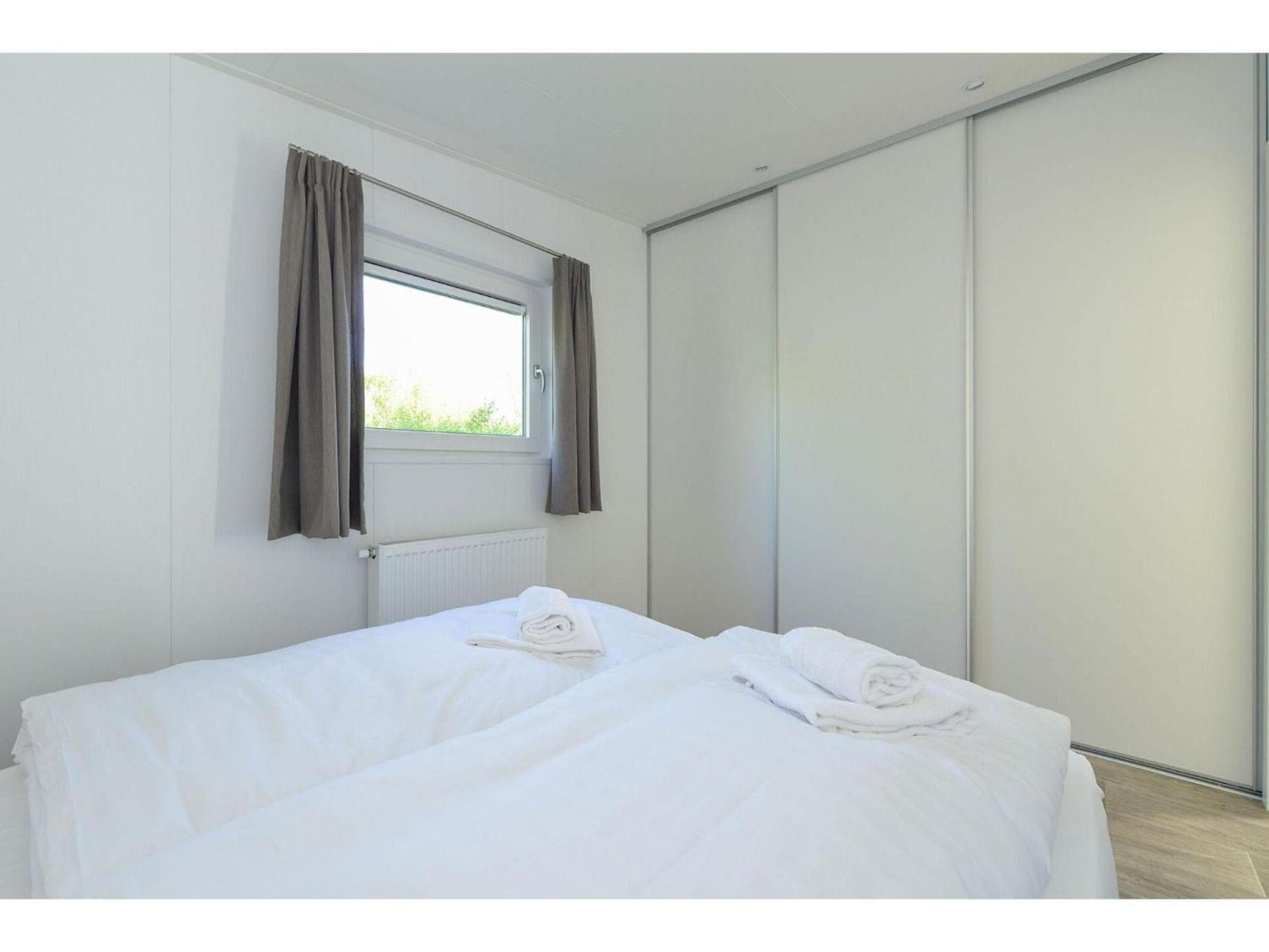 Brand New Chalets At 10 Minutes From The Oosterschelde Heinkenszand Exterior foto